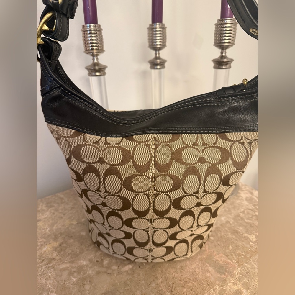 Coach Bleecker Signature Hobo Bag. 2007 - Picture 12 of 16